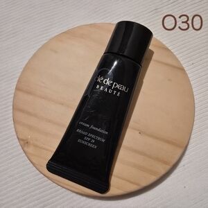 Clé de peau - Cream Foundation